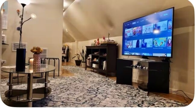 Building Photo - 3223 N Albany Ave