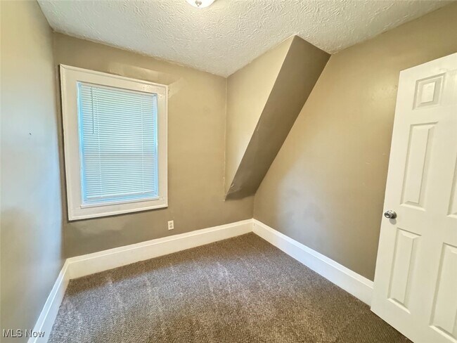 Building Photo - 159 Walnut Terrace
