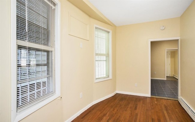 Building Photo - 213 Nunda Ave