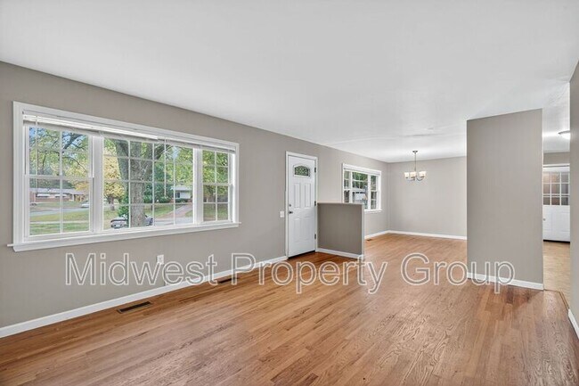 Building Photo - 4 Saratoga Ct