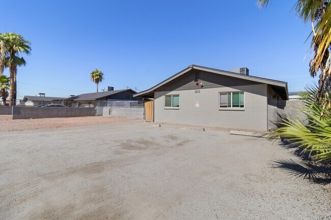 Building Photo - 2612 W Pierson St