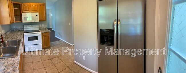 Building Photo - 3913 Wilshire Blvd