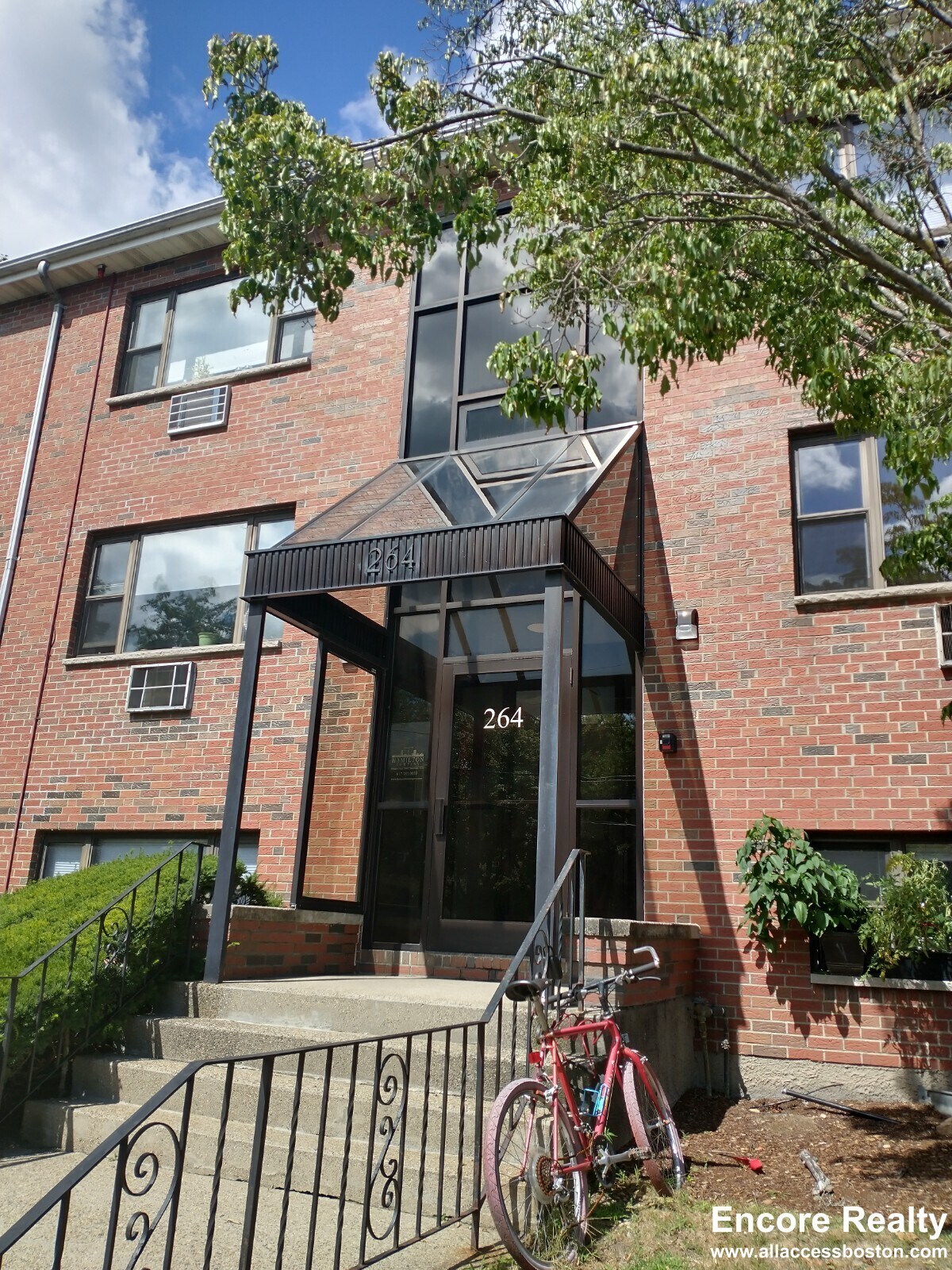 Building Photo - 264 Grove St