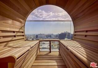 Building Photo - 700 Broadway