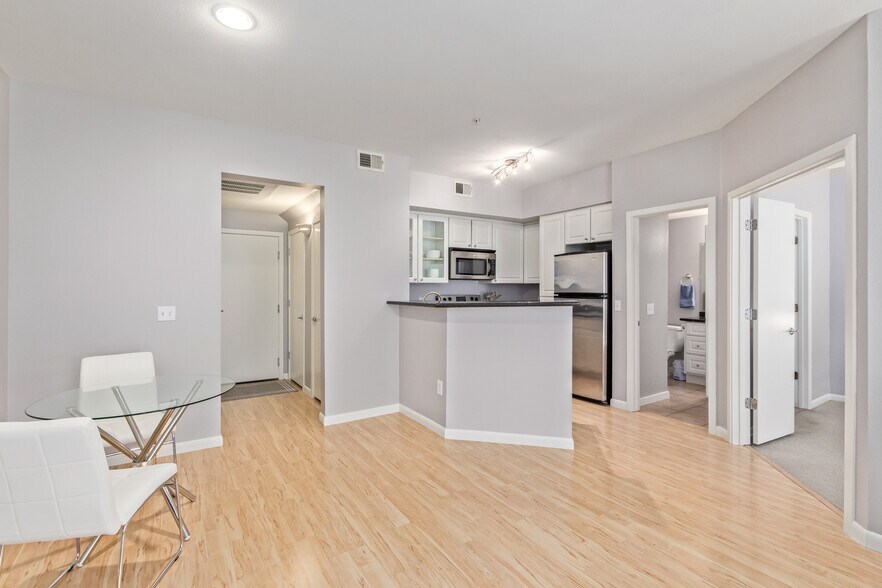 Building Photo - 3633 N 3rd Ave