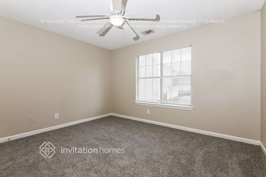 Building Photo - 301 Summer Hill Cir