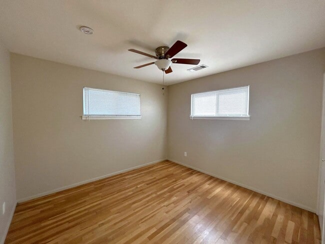 Building Photo - Charming 3 bedroom 2 bath Home in the Forward Addition