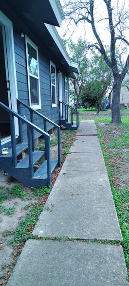 Building Photo - 119-119 W Lee St