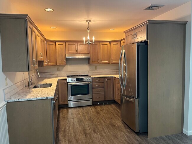 Building Photo - 12 Boulevard Dr