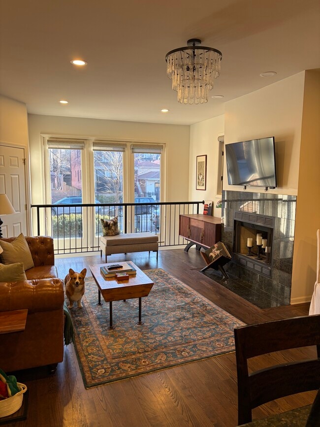 Building Photo - 2416 W Thomas St