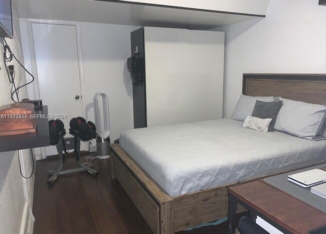 Building Photo - 3392 W 90th Terrace