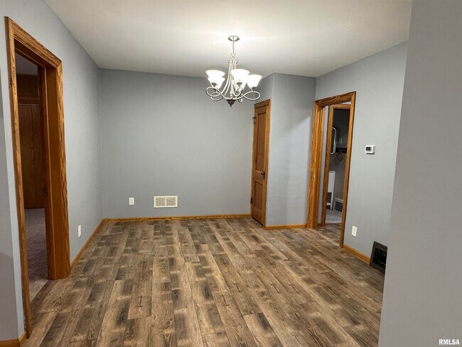 Building Photo - 1020 Brown St