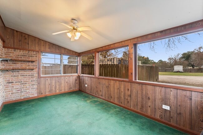 Building Photo - 26789 Hanna Rd