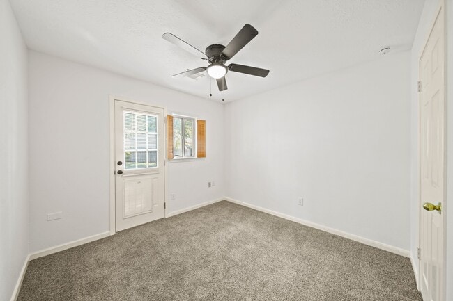 Building Photo - 230 Cool Cove