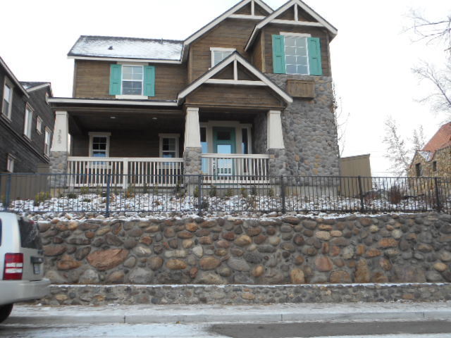 Primary Photo - 350 Mt Rose St