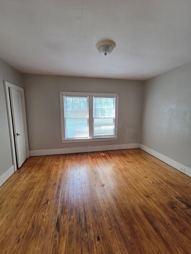 Building Photo - 3 Bedroom Home In Heart of East Ridge