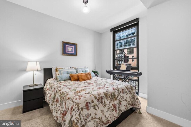 Building Photo - 1300 4th St SE