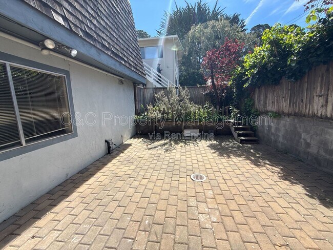 Building Photo - 830 Parcel St