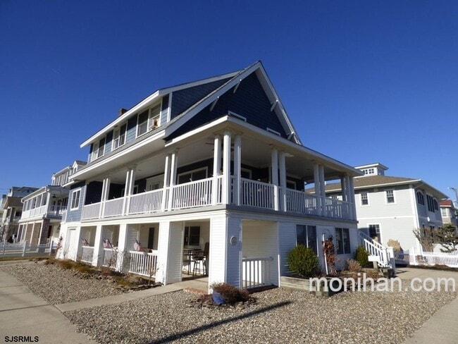 Building Photo - 875 Stenton Pl
