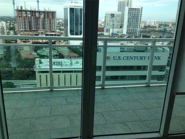 Building Photo - 951 Brickell Ave