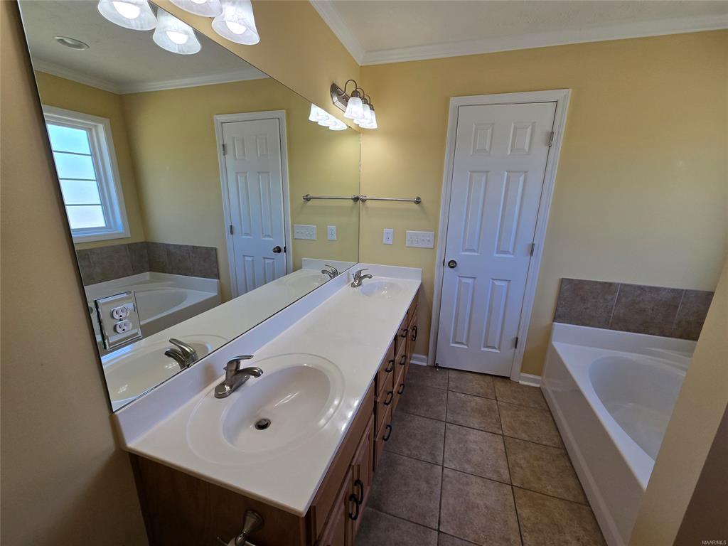 Building Photo - 8701 Will Newton Dr