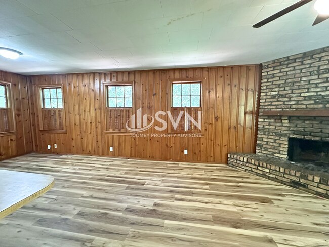 Building Photo - 4823 Auburn Dr N