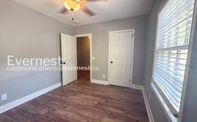 Building Photo - 8421 3rd Ave N