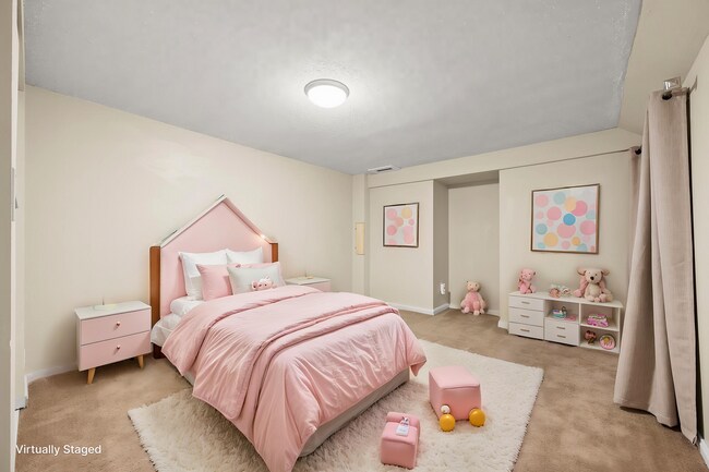 Building Photo - 3BR Townhome | Finished Basement | 2-Car Garage | Pool, Tennis & Pickleball