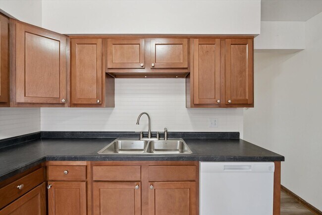 Building Photo - 5427-5433 Glenridge