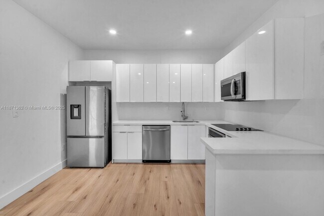 Building Photo - 2300 SW 3rd Ave