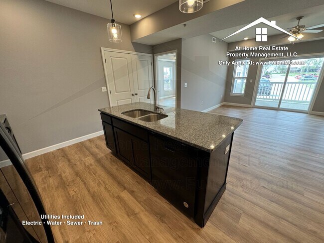 Building Photo - 2610 N Bluff St