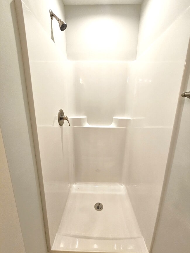 Building Photo - 121 Marianne Ln