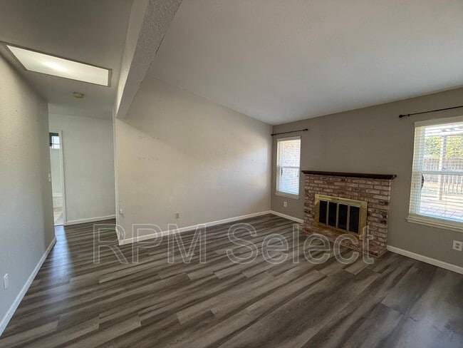 Building Photo - 8670 Sumerlin Ct