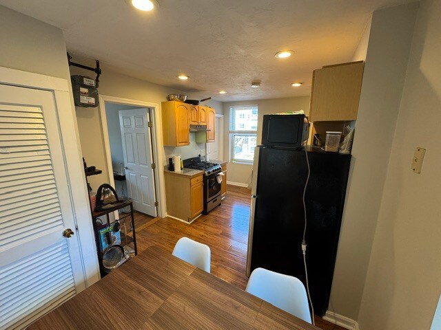 Building Photo - 224 Hanover St