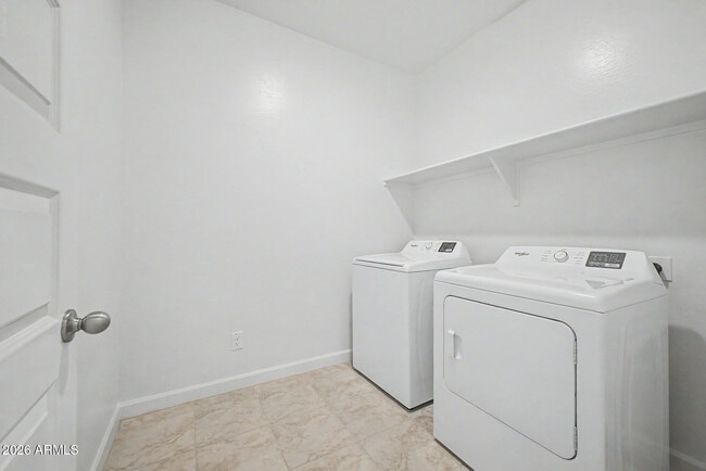 Building Photo - 5457 E Cinder Ln