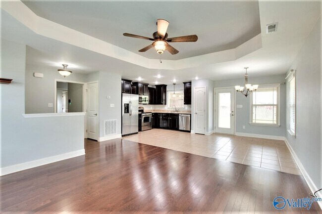 Building Photo - 24603 Rolling Vista Dr