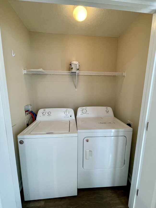 Building Photo - 607 Capstone Dr