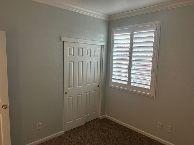 Building Photo - Beautiful 3 Bedroom 2 Bath Home Available ...