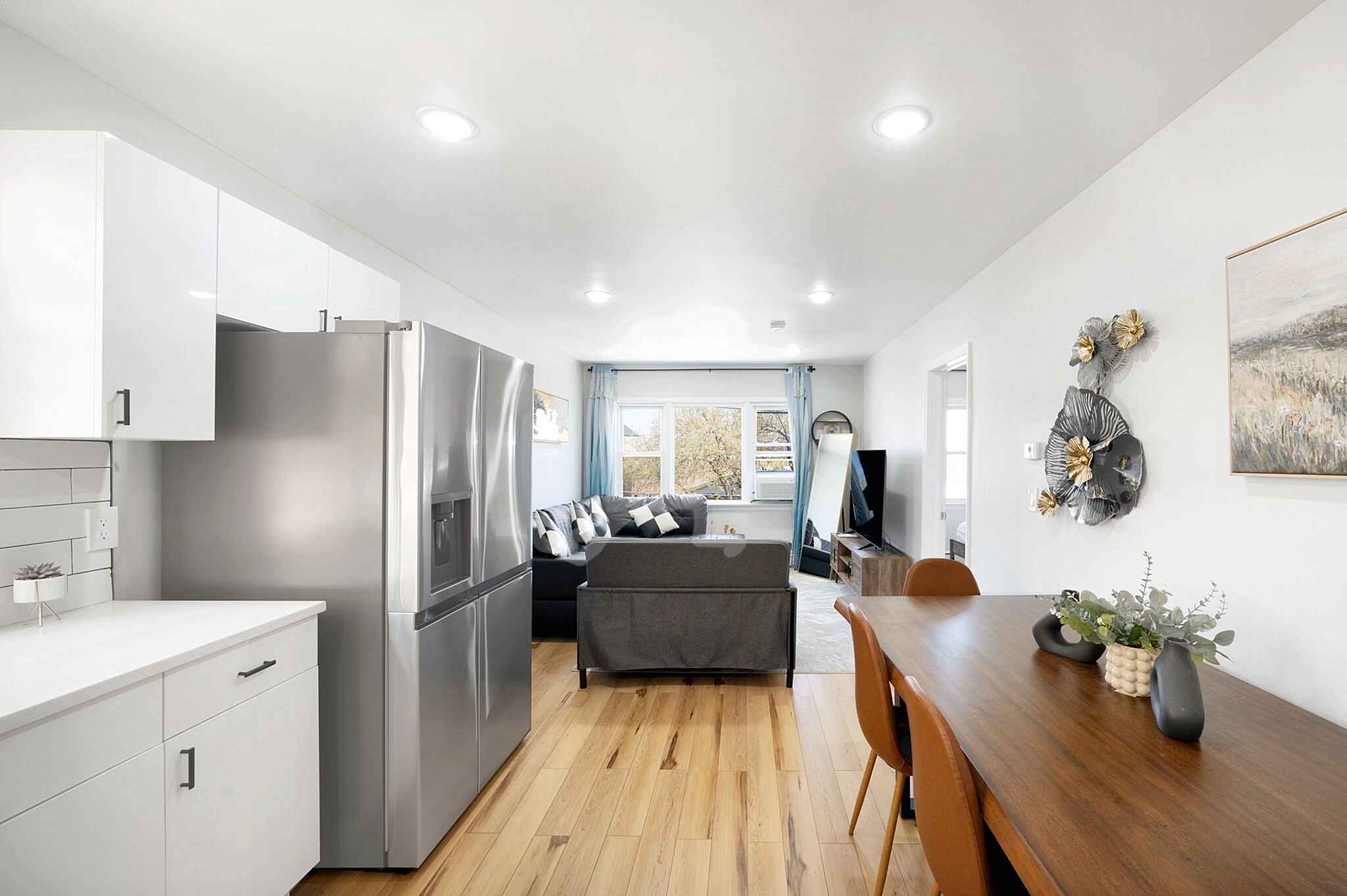 Building Photo - 36 E 47th St