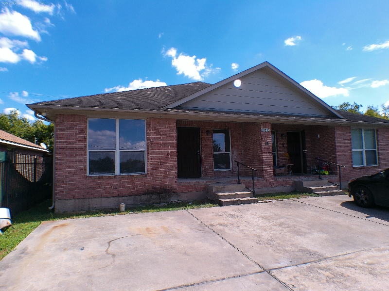 Building Photo - 10133 Teneha Dr