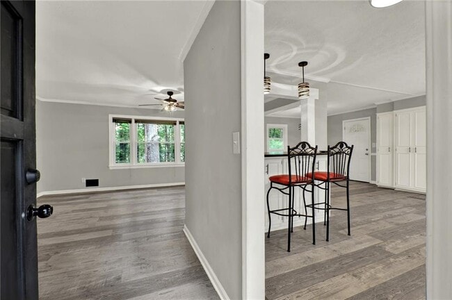 Building Photo - 20 Timberlane Terrace SW