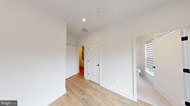 Building Photo - 5617 Vermillion Cir