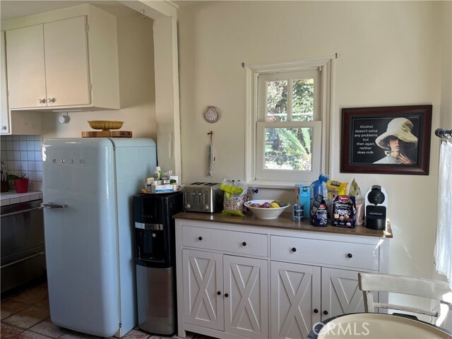 Building Photo - 845 Temple Hills Dr