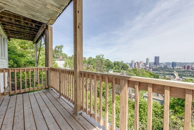 Building Photo - 1031 E Warrington Ave