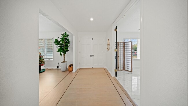 Building Photo - 1819 Cedar St