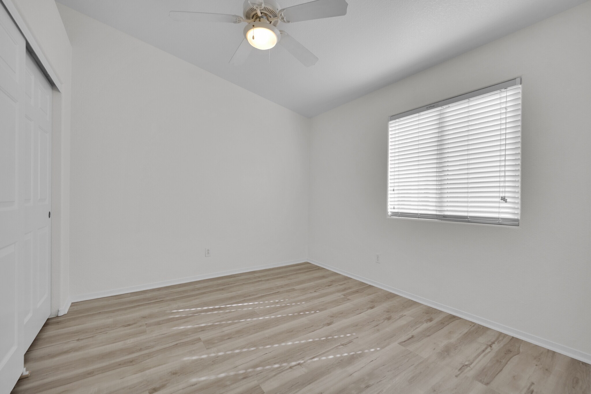 Building Photo - 1542 Misty Sky Dr