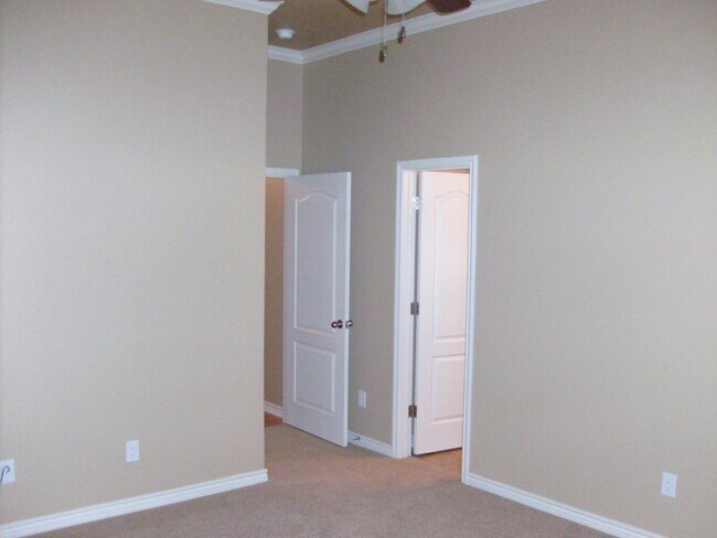 Building Photo - 3 bedroom 2 bath Duplex off Bunny Trail Killeen