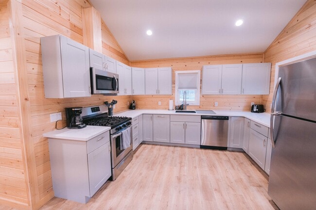 Building Photo - 48561 Rustic Ave