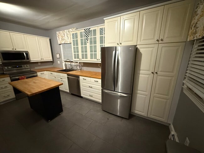 Building Photo - 34 N Highland Ave