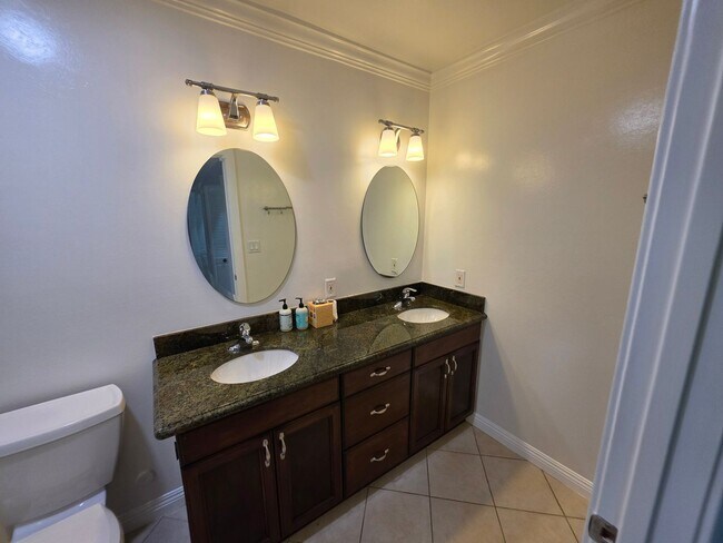 Building Photo - 4892 Oahu Dr